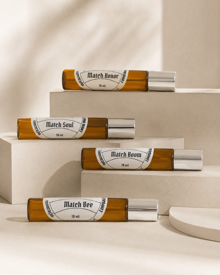 Kit Enigme MATCHII com quatro perfumes roll-on Eau de Parfum masculinos e femininos em frascos portáteis.